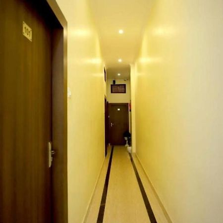 Hotel Blue Star Варанаси Экстерьер фото