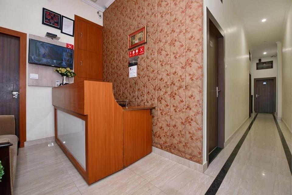 Hotel Blue Star Варанаси Экстерьер фото