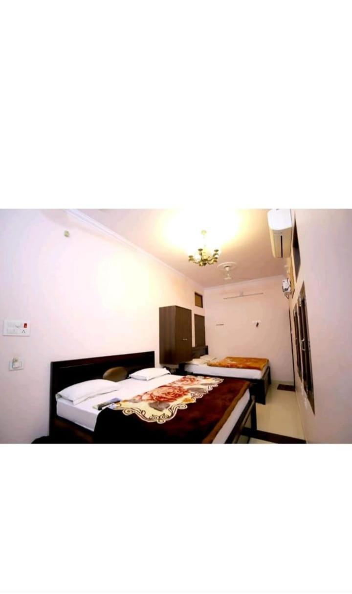 Hotel Blue Star Варанаси Экстерьер фото